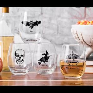Molly Hatch set of stemless wine glasses. Halloween themed! 20 oz.